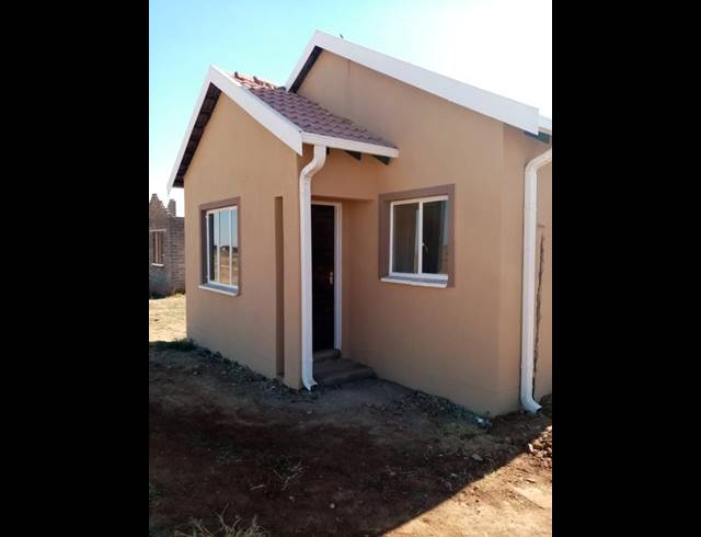 2 BEDROOM HOUSE FOR SALE IN LENASIA SOUTH